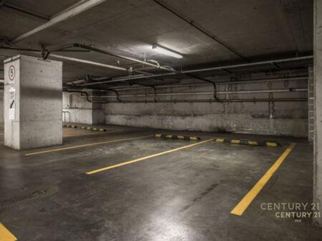 Shitet Parkim në Katin 0 në Rrugën Rrapo Hekali, Tiranë