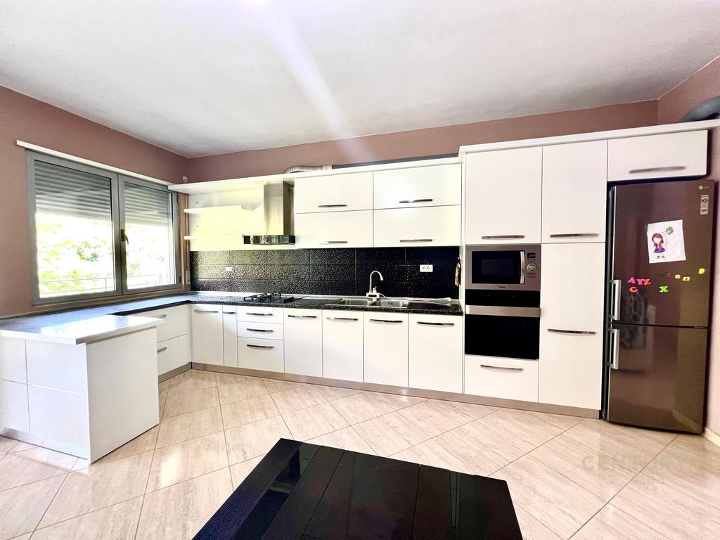 Fresk, shitet apartament 3+1+2