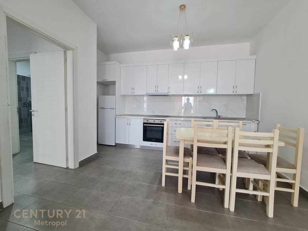SHES APARTAMENT 2+1+2 NE KAMEZ, RRUGE KRYESORE!