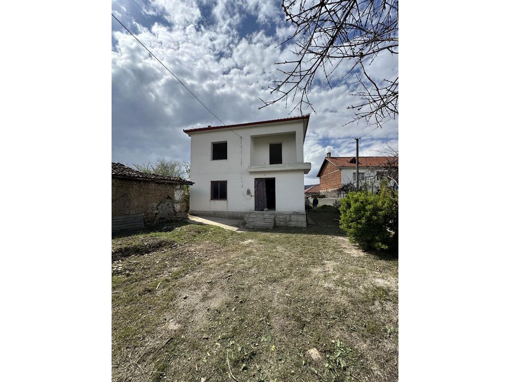 POGRADEC, SHITET  VILË 2 KATËSHE NË BUÇIMAS!!!!