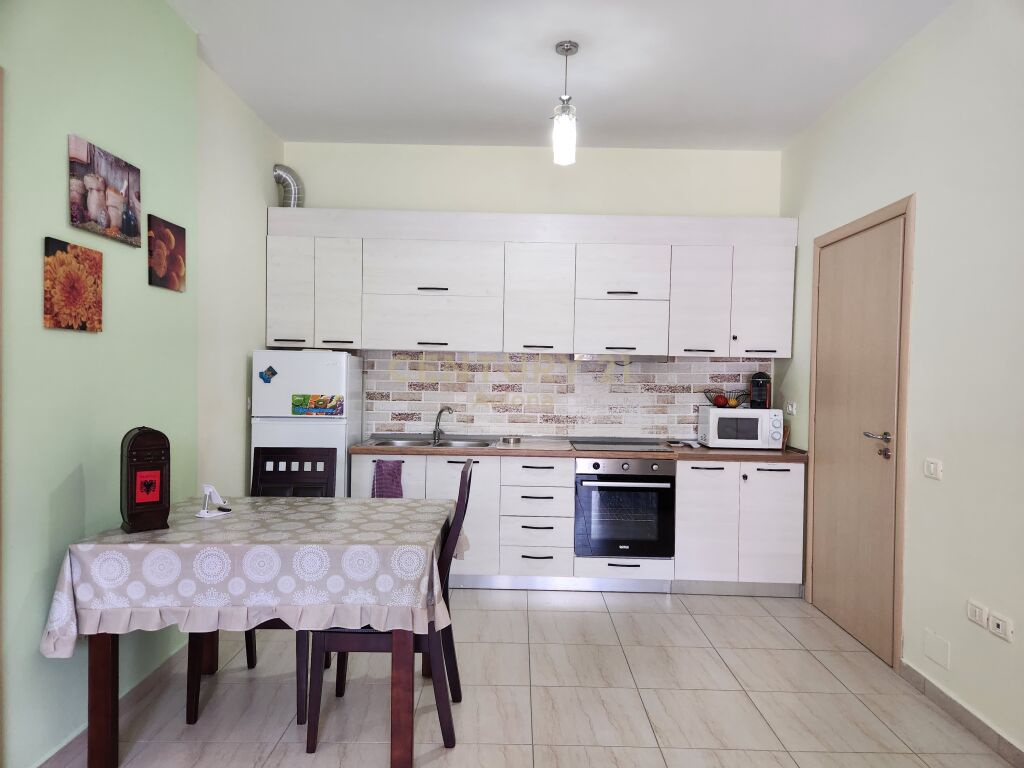Apartament 2+1 për Shitje në Lungomare