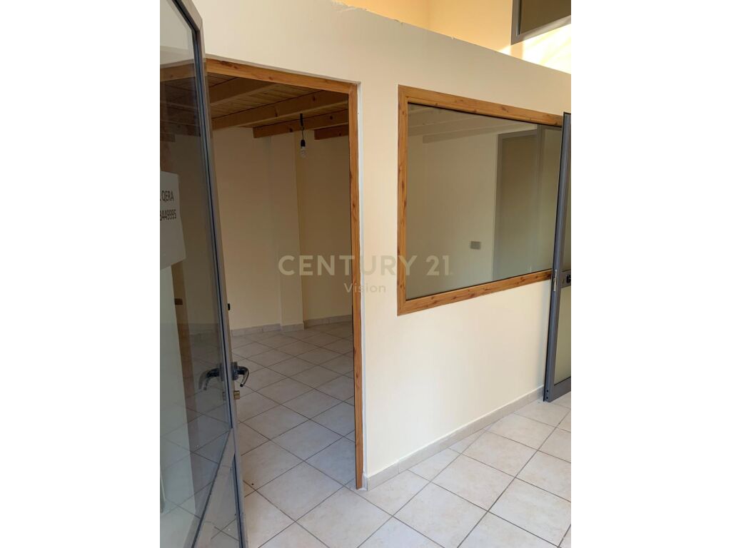 Ambient Biznesi Për Qira në Kinema Millenium, Shkodër | 50 m²