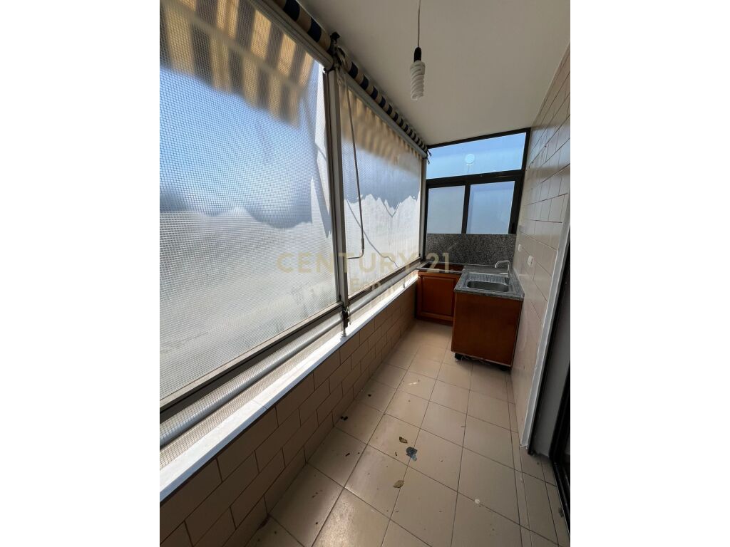 Apartament 2+1 Për Shitje + post parkimi në Golem, Durrës!
