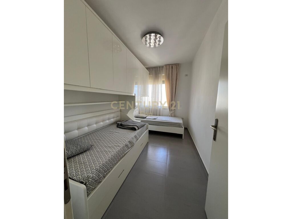 SHITET APARATMENT 2+1 + GARAZHD, PRANE SHKOLLES EFTALI KOCI