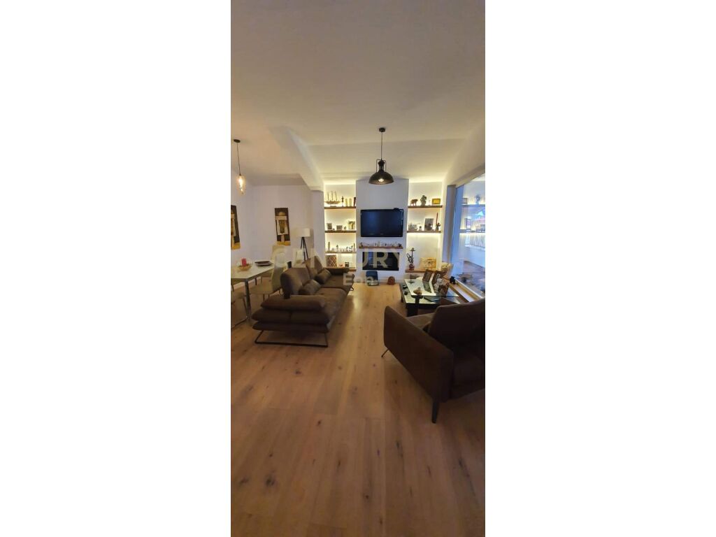 PENTHOUSE PER SHITJE NE MALIN E ROBIT!