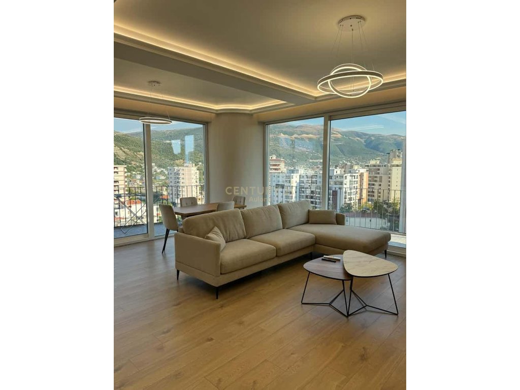 Shitet Apartament 2+1 Pranë Lungomares