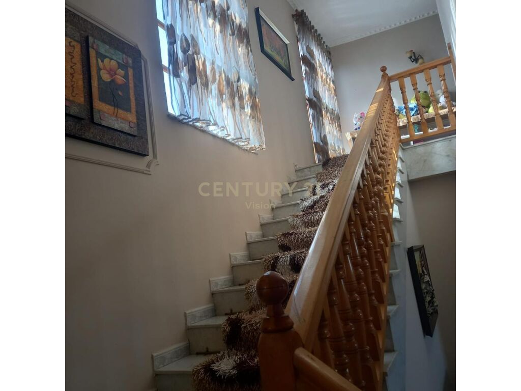 SHITET VILA TEK ARRA MADHE | 784m² toke