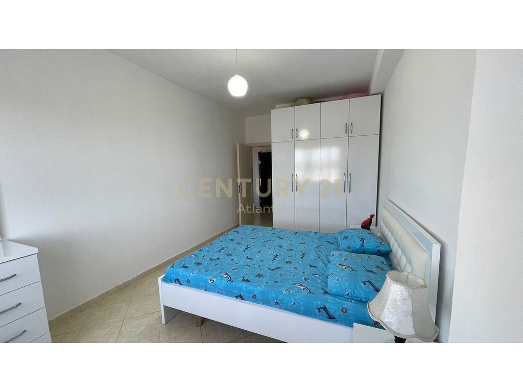 JEPET APARTAMENT 1+1 ME QIRA NE PLAZH RROTA KUQE !