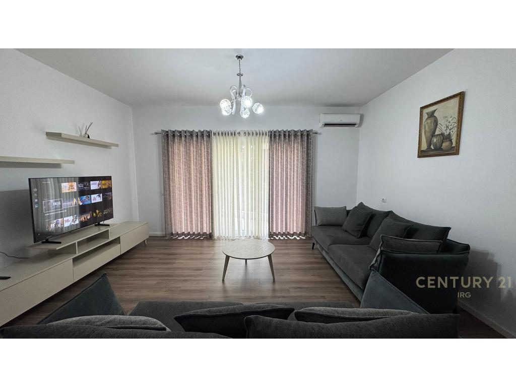 JEPET ME QIRA APARTAMENT 2+1+POST PARKIMI TEK KOPSHTI BOTANIK  !