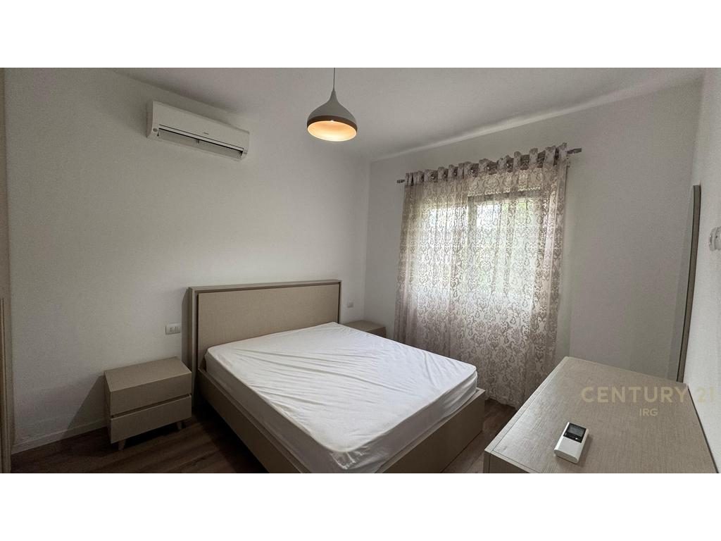 JEPET ME QIRA APARTAMENT 2+1+POST PARKIMI TEK KOPSHTI BOTANIK  !