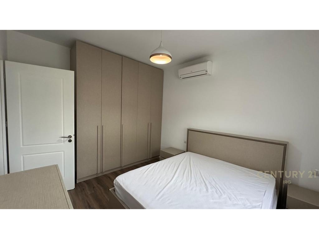 JEPET ME QIRA APARTAMENT 2+1+POST PARKIMI TEK KOPSHTI BOTANIK  !