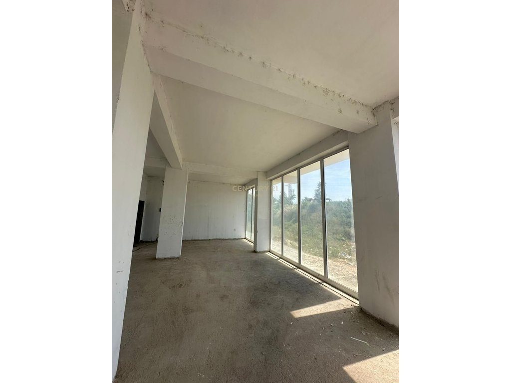 🏢 Ambient Komercial për Shitje – Tek Njësia Administrative Nr. 12, ne Fresk