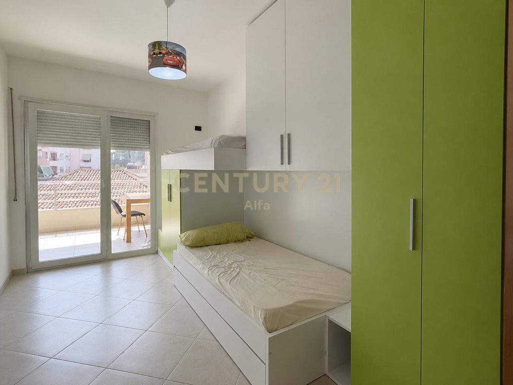 Shitet  apartament 2+1 ne hyrje te Freskut!