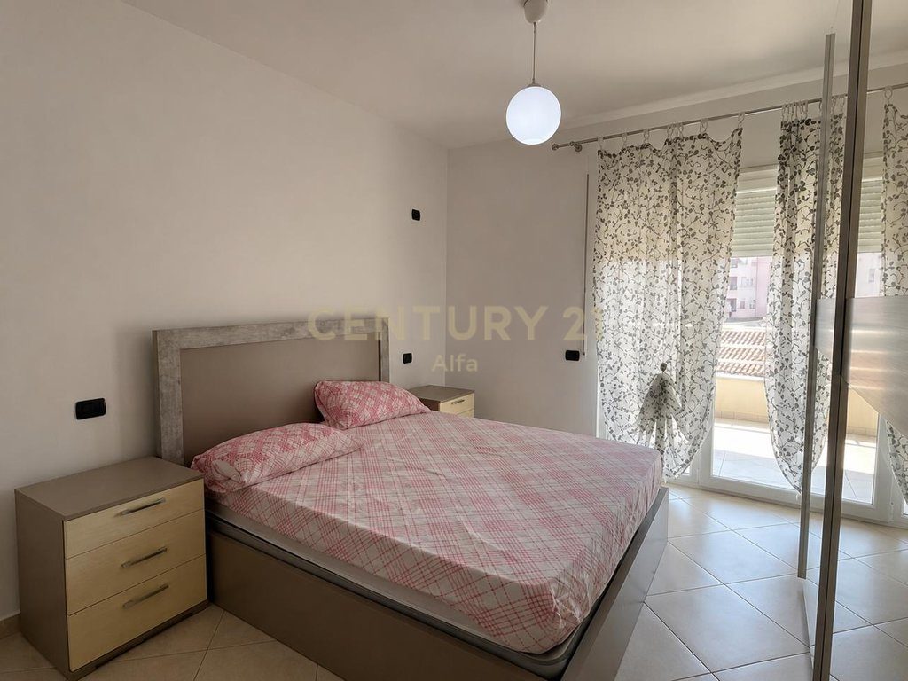 Shitet  apartament 2+1 ne hyrje te Freskut!
