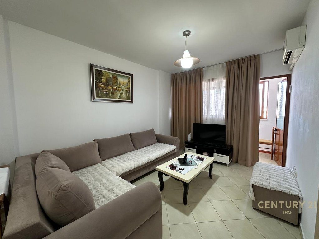 Apartament 1+1 per shitje prane Kompleksit Grand, Tregu Elektrik!