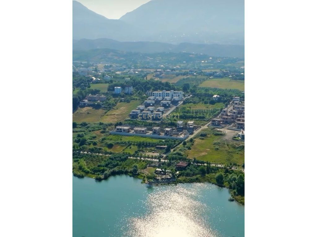 Lakeside Residence, apartament duplex për shitje te Liqeni i Farkës