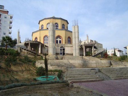KODRA E DIELLIT SHITEN  19 POSTE PARKIMI