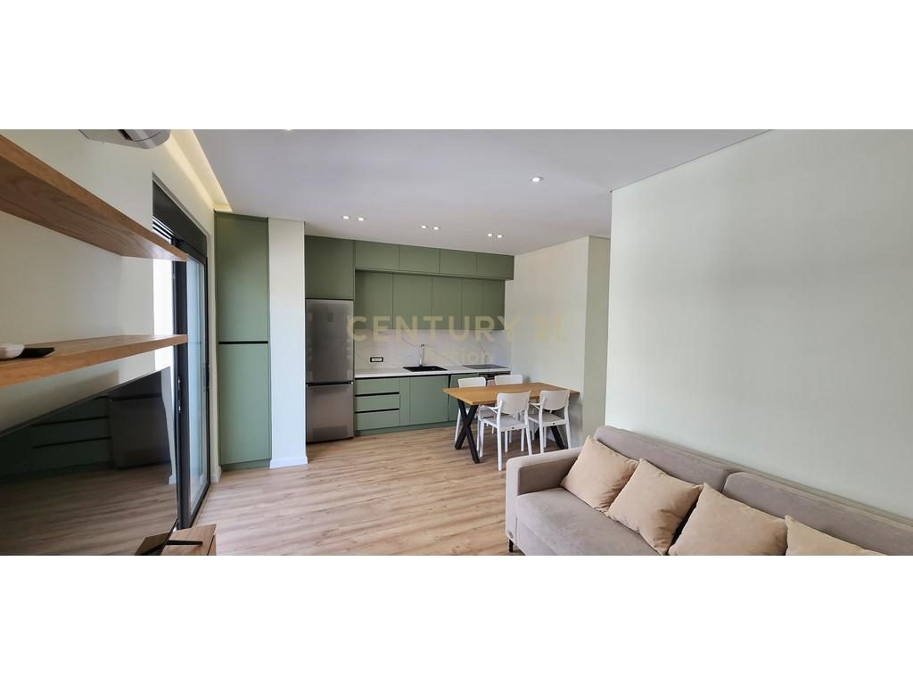 🌊 Apartament Ekskluziv në Vijë të Parë me Detin – Sarandë  🏖️