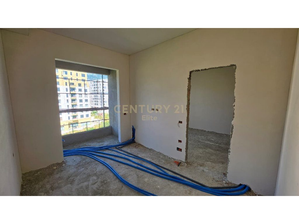 Shitet, Apartament 1+1 pranë Kompleksit Splendor në Porcelan!