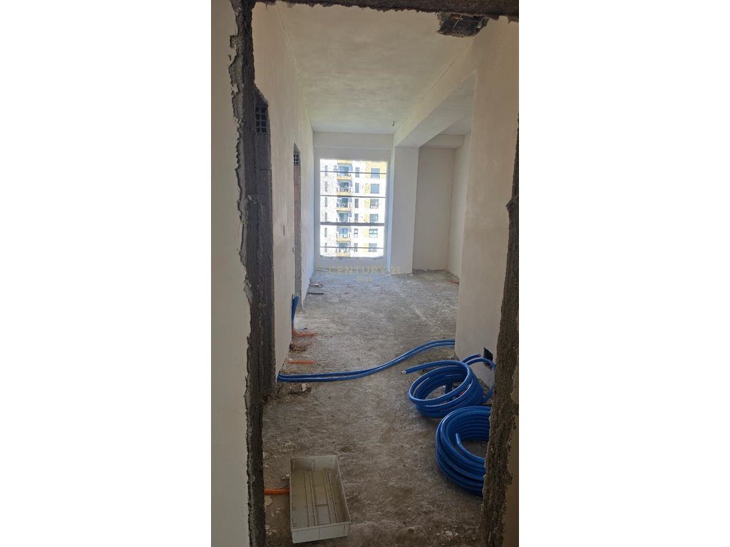 Shitet, Apartament 1+1 pranë Kompleksit Splendor në Porcelan!