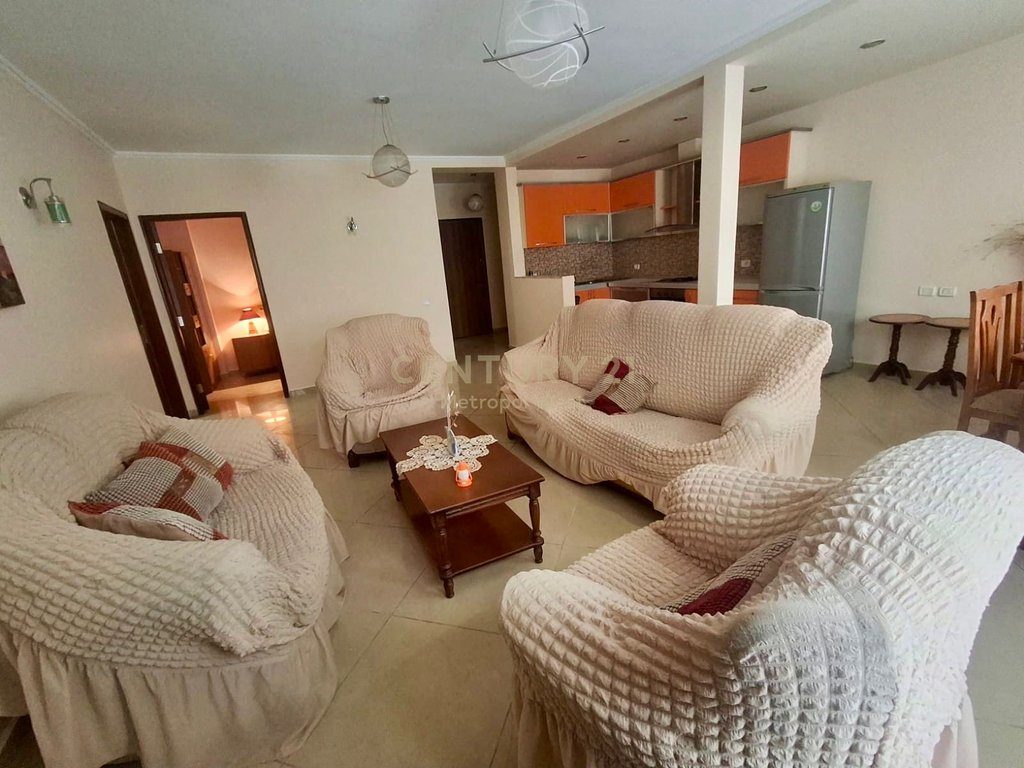 Shitet Apartament 3+1+2 pranë Gjimnazit "Petro Nini", Rr. Margarita Tutulani– Lokacion Elitar!