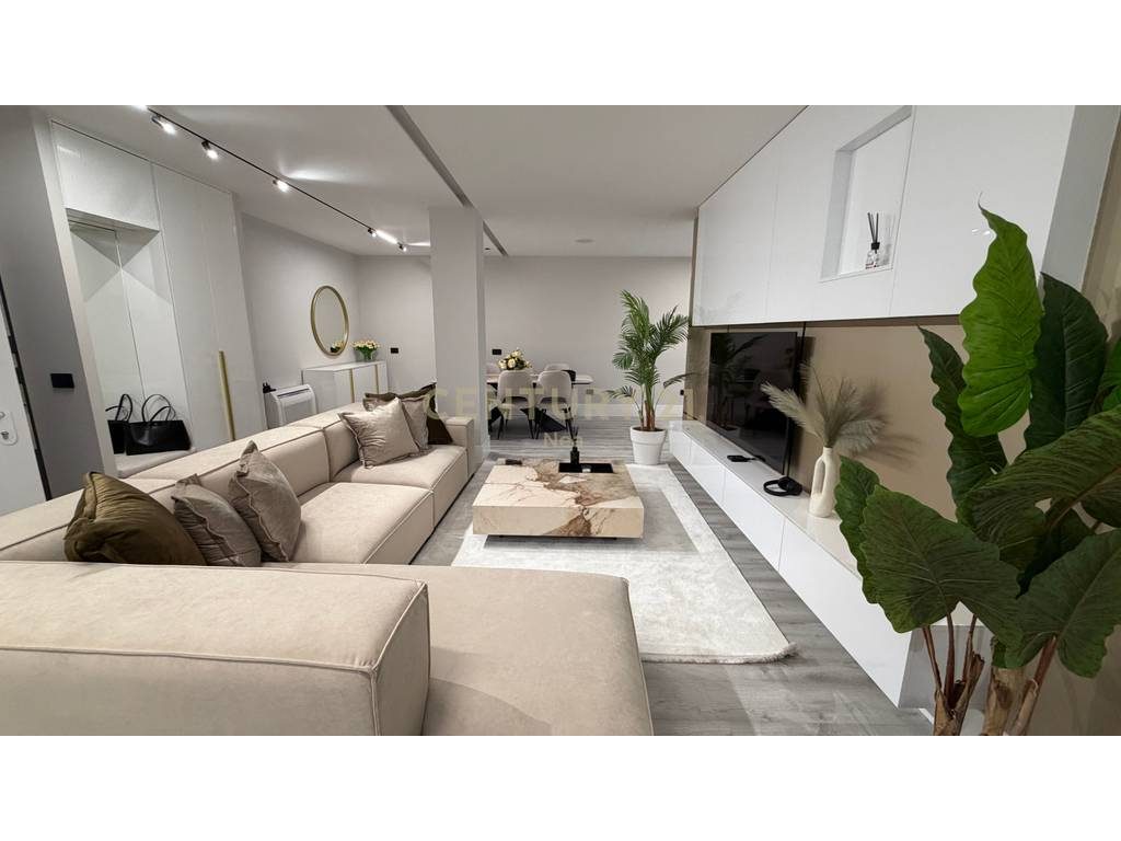 SUPER APARTAMENT 2+1 ME QIRA NE BLLOK
