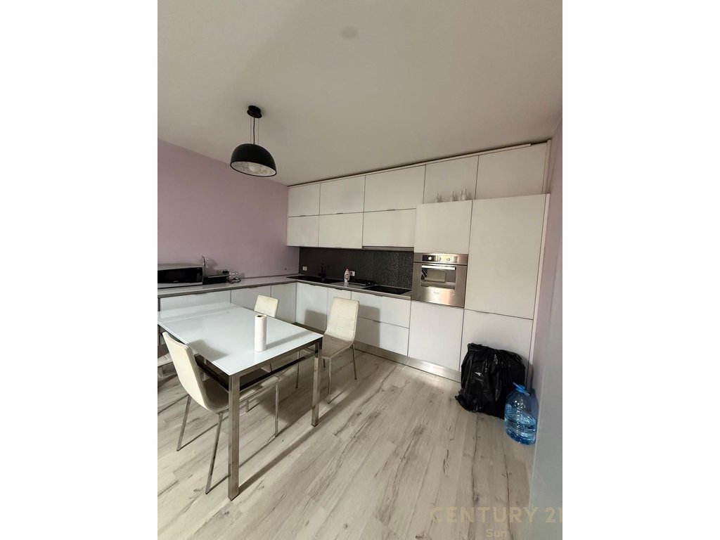 Apartament 1+1 në Shitje në Komuna e Parisit