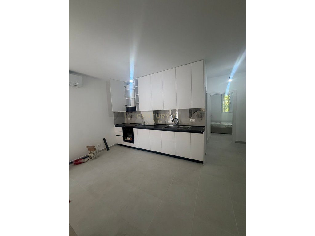 Shitet Apartament 2+1 + Verandë + Parkim në Laprakë | Kati 0 | 16,500,000 Lek