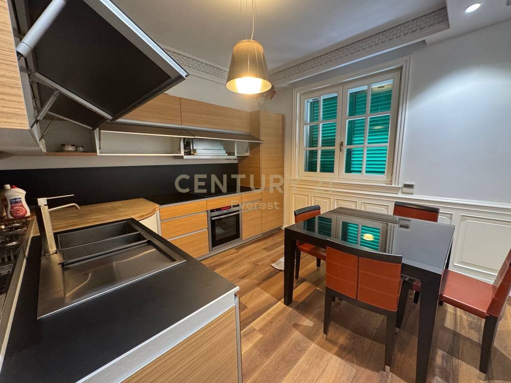SHKOLLA E KUQE, JAPIM ME QIRA APARTAMENT 1+1