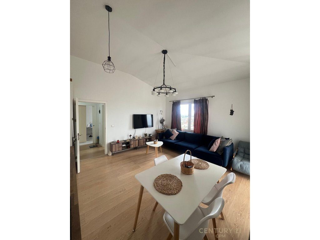 Shitet Apartament 1+1 + Verand tek Fresku!