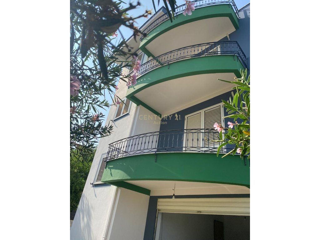 🏡 Në Shitje – Vilë në Zonën e Shkozës, Tiranë