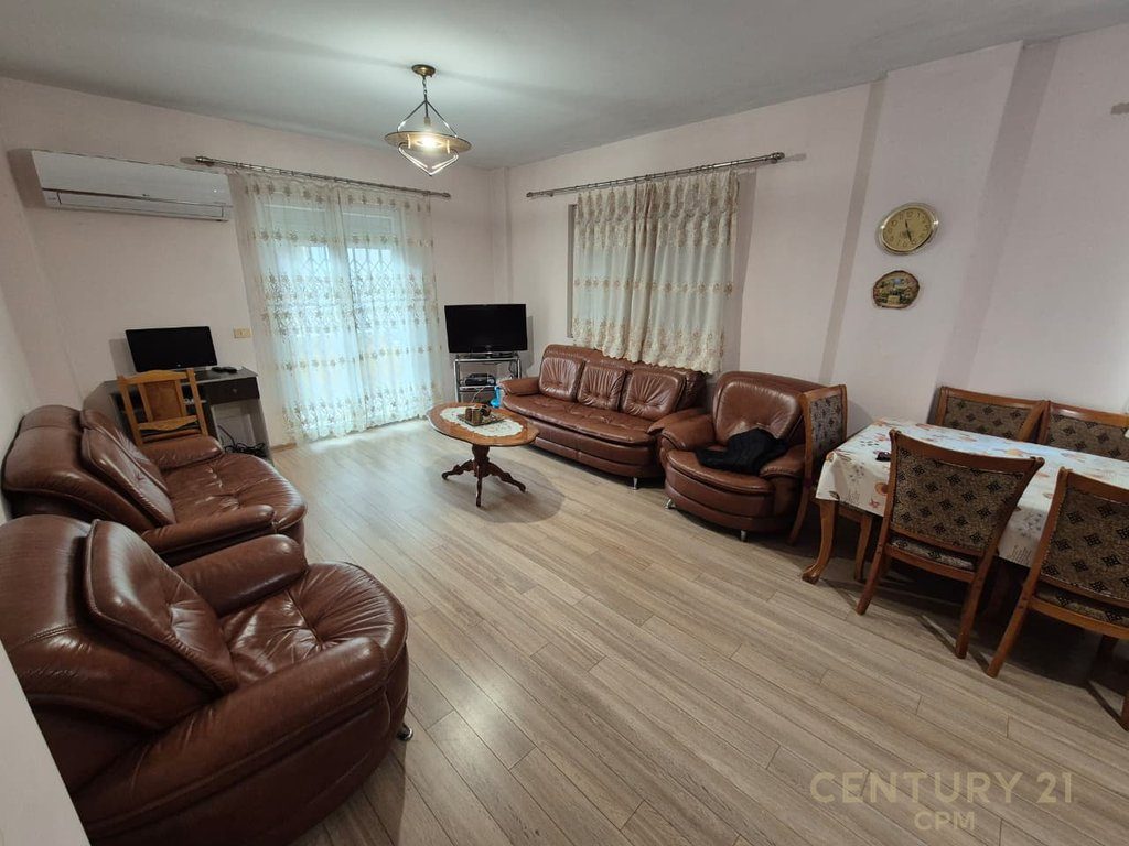 NE KOMUNEN E PARISIT JAPIM ME QIRA APARTAMENT 2+1+2
