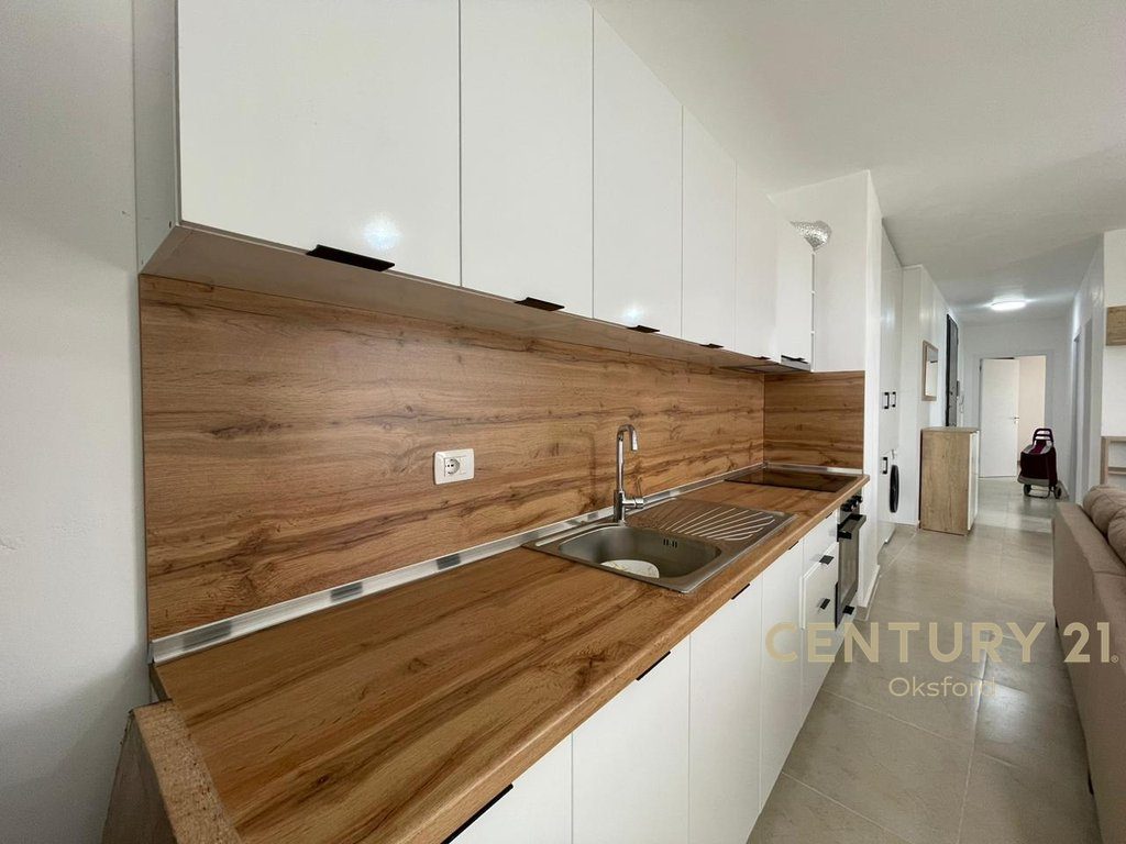 APARTAMENT PËR QIRA 2+1 TE  5 MAJI
