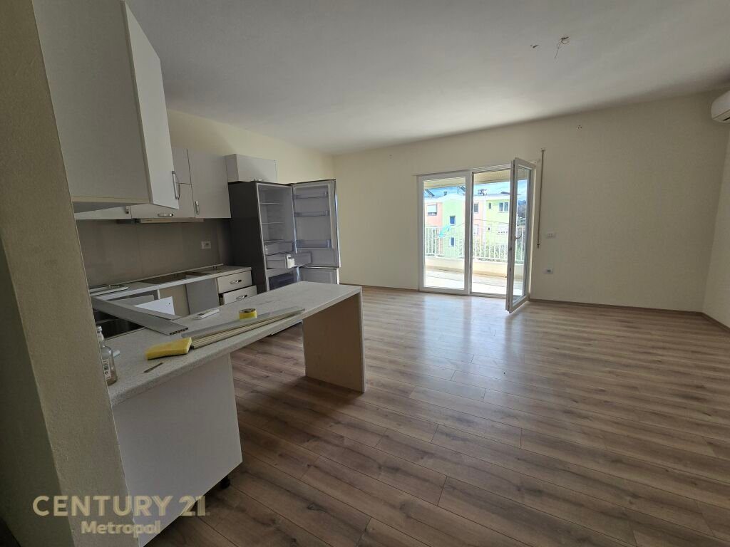 SHESIM APARTAMENT 3+1+2 SIPER KOPSHTIT BOTANIK !