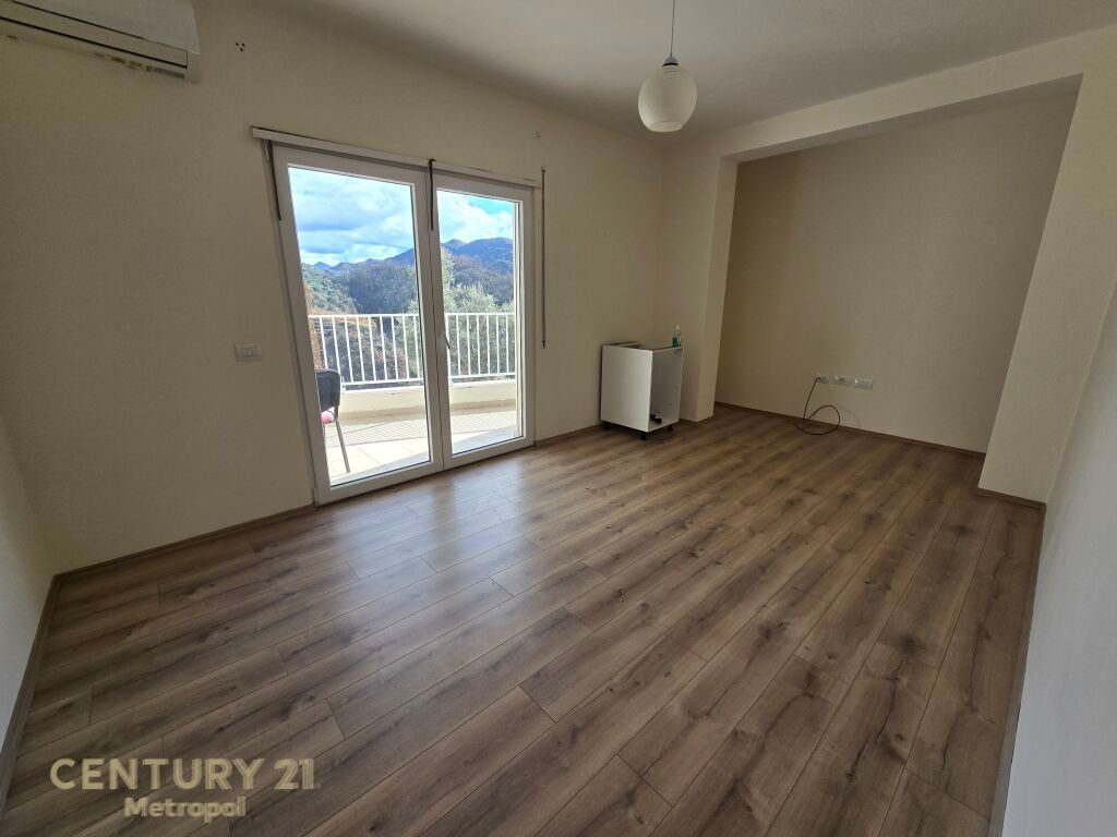 SHESIM APARTAMENT 3+1+2 SIPER KOPSHTIT BOTANIK !