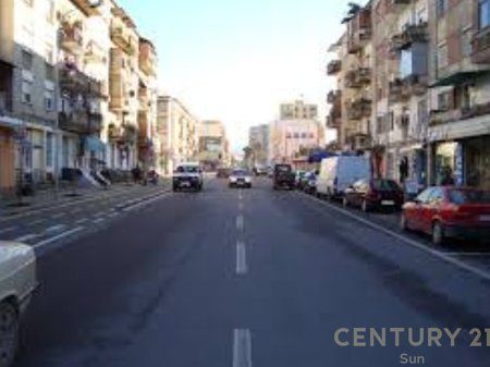 Ambient tek Bulevardi ri
