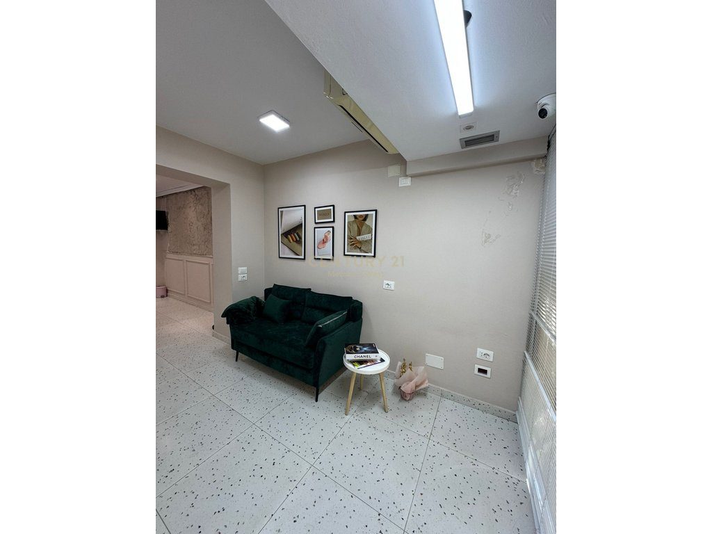 Ambient Biznesi (Nails Room) per Qira, Shkolla e Baletit!