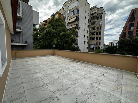 Zyra me Qira në Bllokun e Ambasadave, Rruga e Kavajës