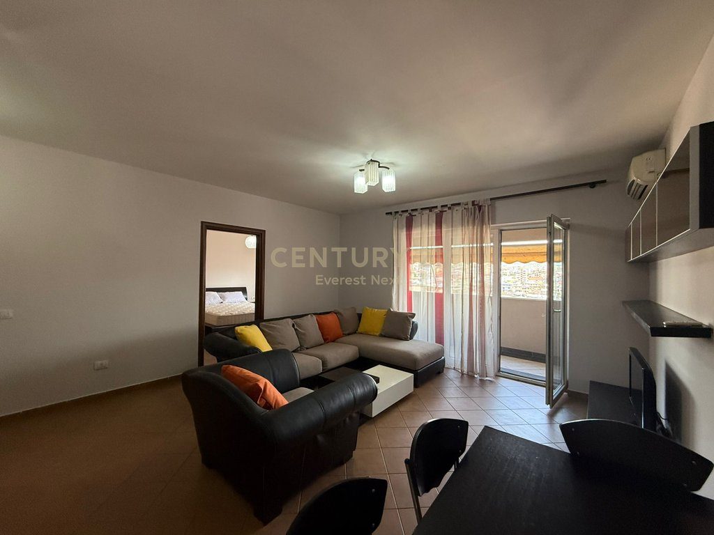 Jepet me Qira Apartament 1+1 Oxhaku