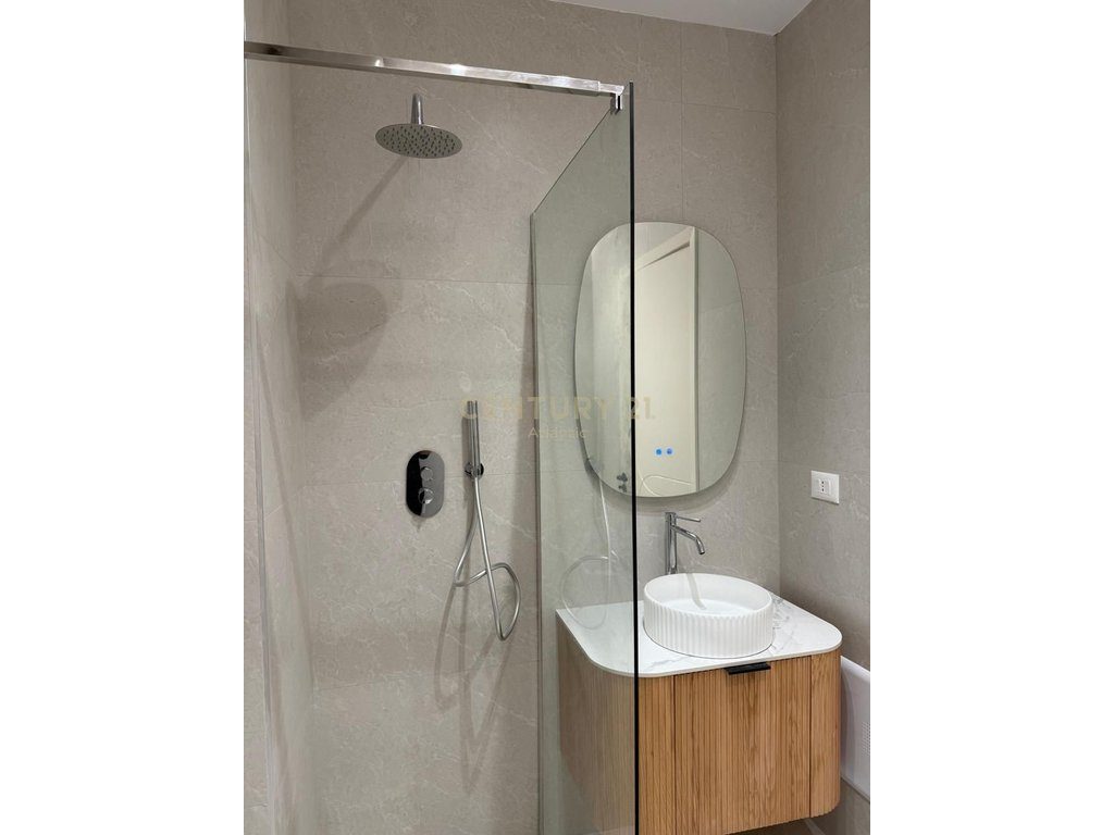 Apartament 1+1 Për Shitje në Mali i Robit.