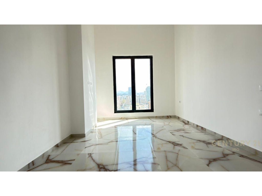 Jepet apartament 3+1+2 per Zyra tek Rruga e Barrikadave!