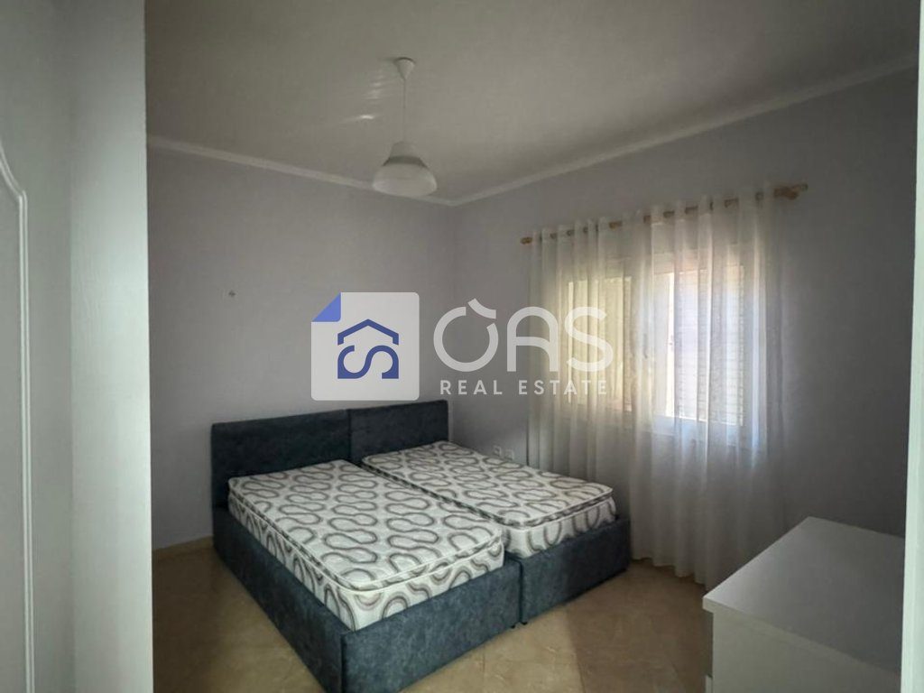 Jepet me qera apartamenti  1+1 porcelain