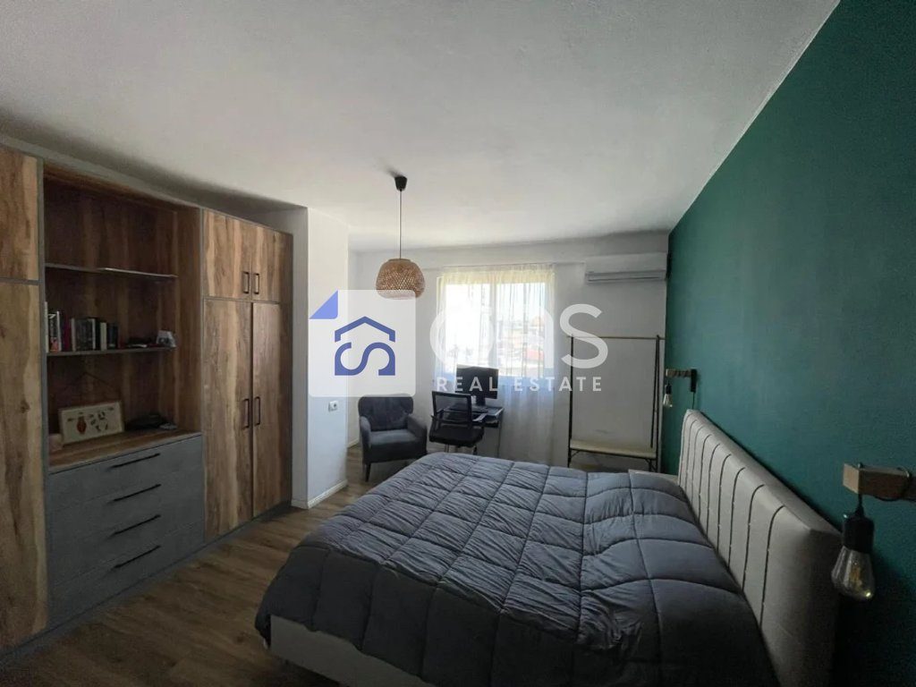 Jepet me qera apartamenti  1+1 rruga dibres