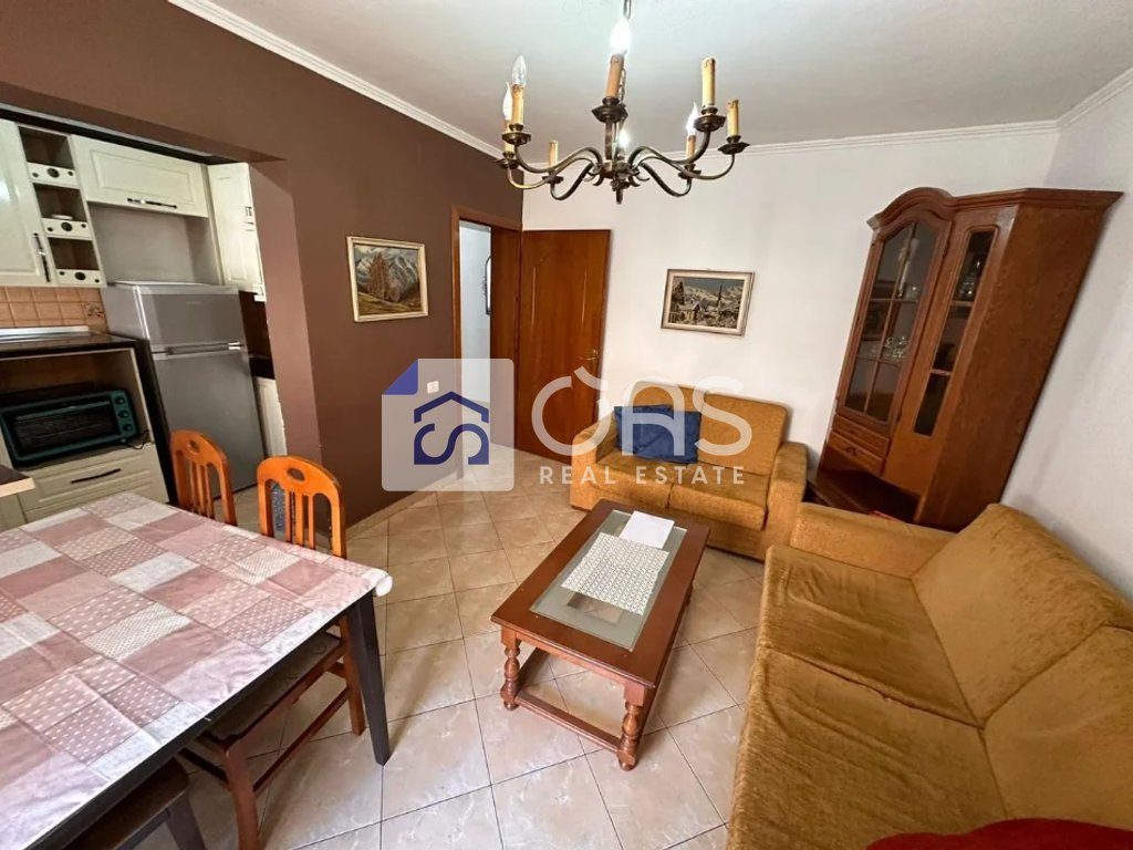 Jepet me qera apartamenti  2+1 materniteti i ri