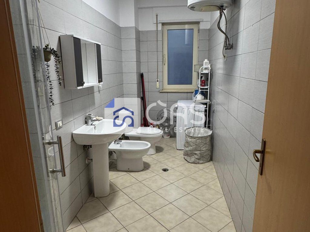 Jepet me qera apartamenti  1+1 liqeni i thate