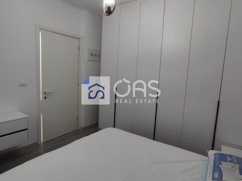 Jepet me qera apartamenti  1+1 yzberisht (amerikan 3)
