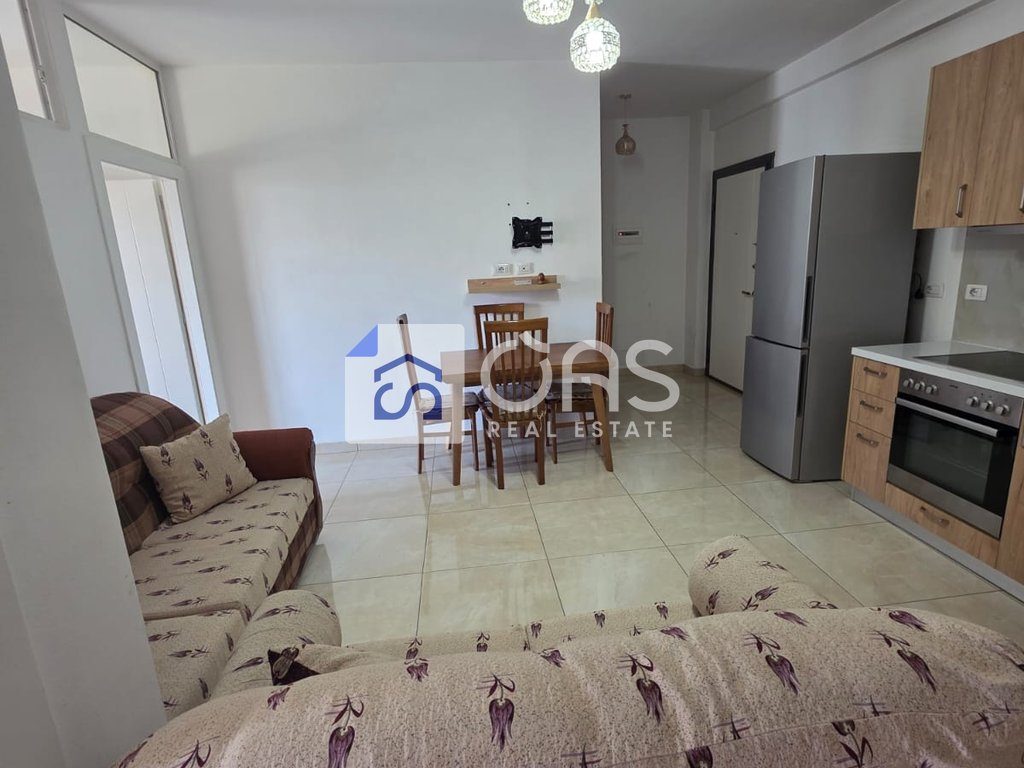 jepet me qira  Apartament 2+1 astir