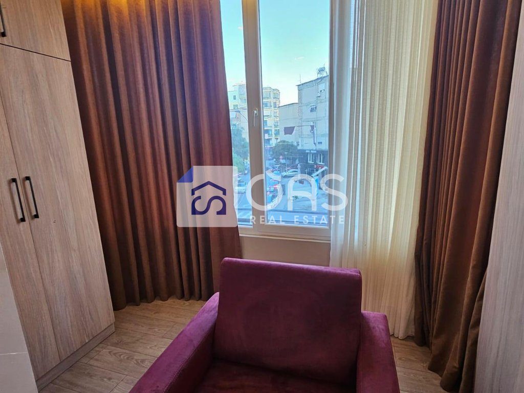 Jepet Apartment me qera 2+1  ZOGU I ZI  (UNIVERSITETI I SPORTEVE)