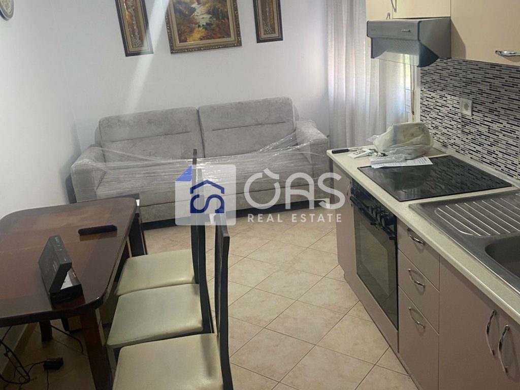 Jepet Apartment me qera 1+1 komuna parisit  (kika 1)