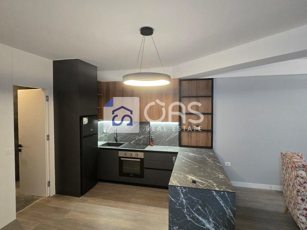 Jepet Apartament me qera 1+1 ASTIR  (Perball bohemit)